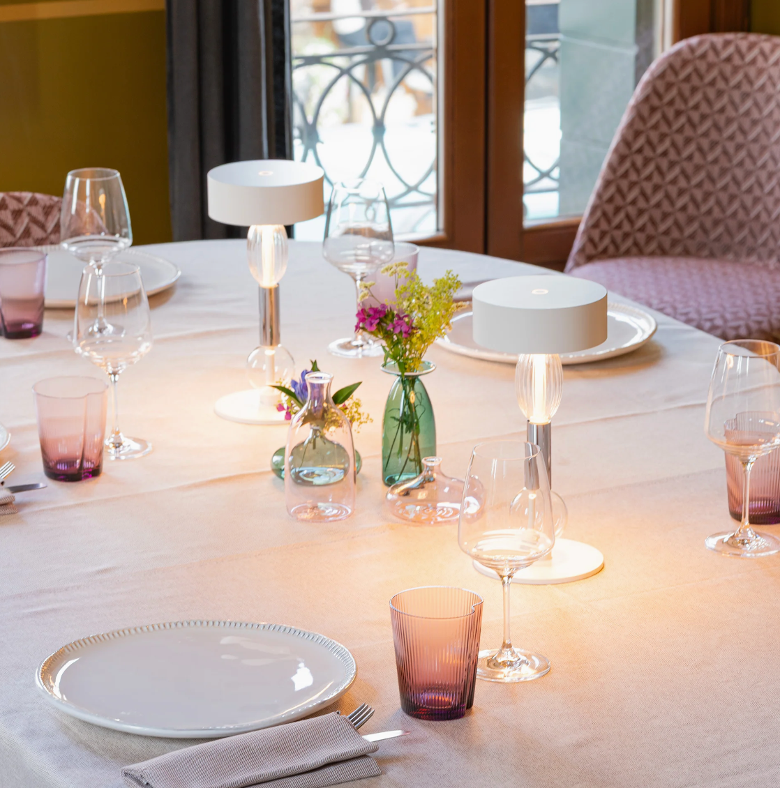 Royal Family Wi-Fi Table Lamp