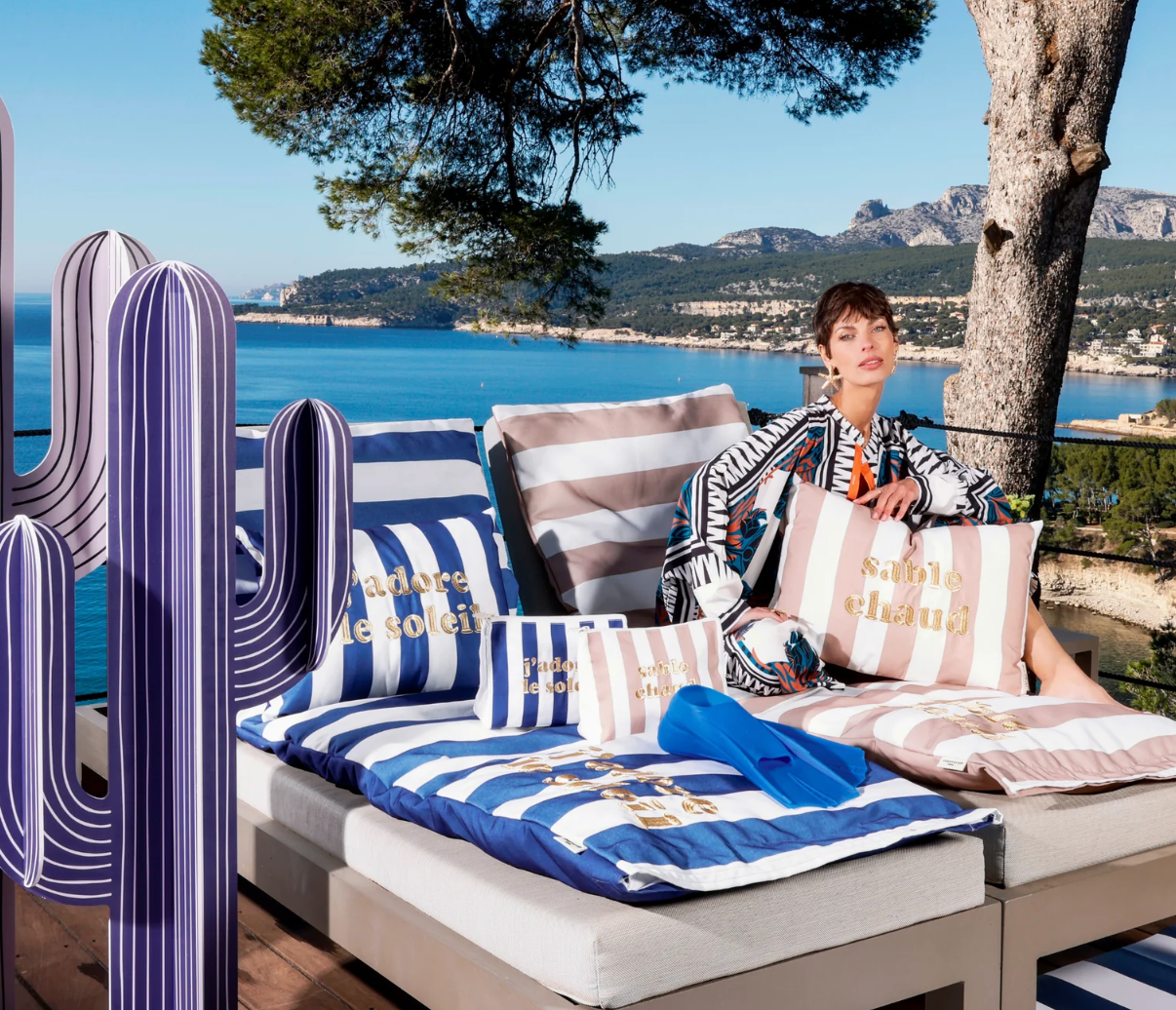 J'adore le Soleil Outdoor Cushion