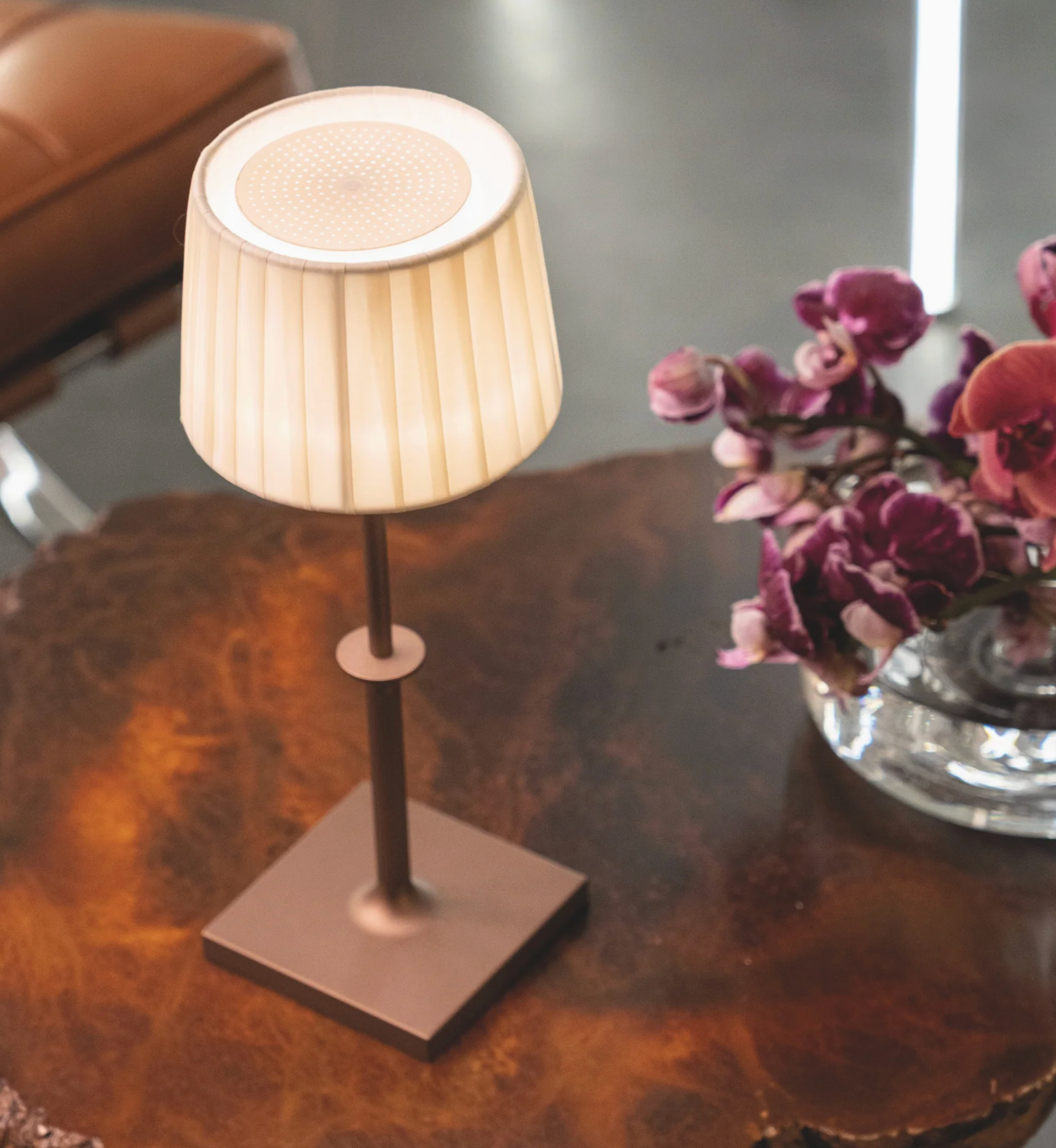 Poldina Classic Table Lamp