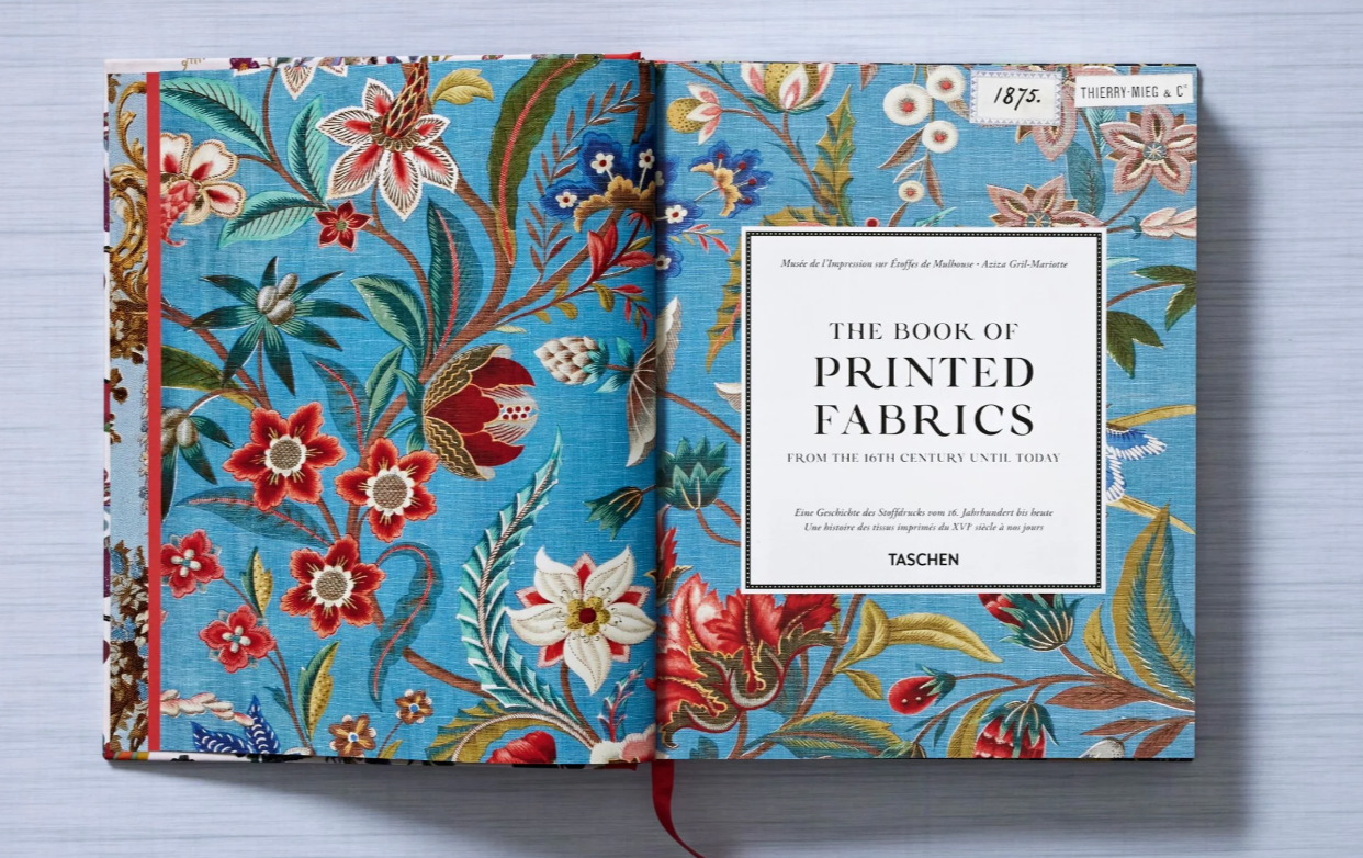 The Book of Printed Fabrics. From the 16th century until today